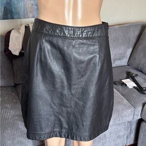 Elegant Black Leather Mini Skirt